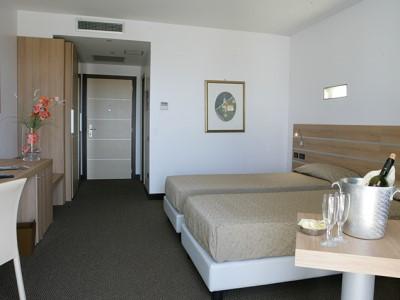 Hotel Sporting Pomezia Exterior photo