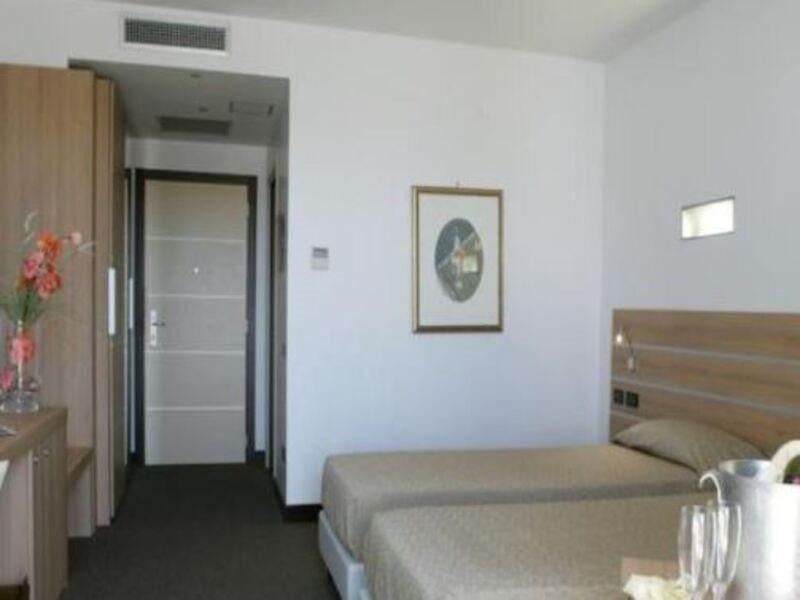 Hotel Sporting Pomezia Exterior photo